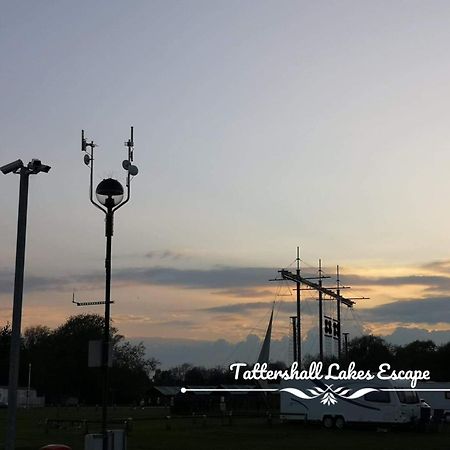 Meridian Tattershall Lakes Escape - Lakeside Lodge Caravan With A Fishing Peg Luxury Hot Tub Exteriér fotografie