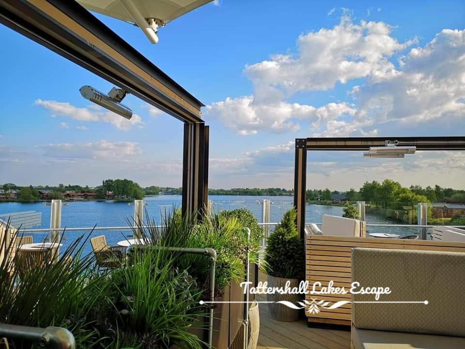 Meridian Tattershall Lakes Escape - Lakeside Lodge Caravan With A Fishing Peg Luxury Hot Tub Exteriér fotografie