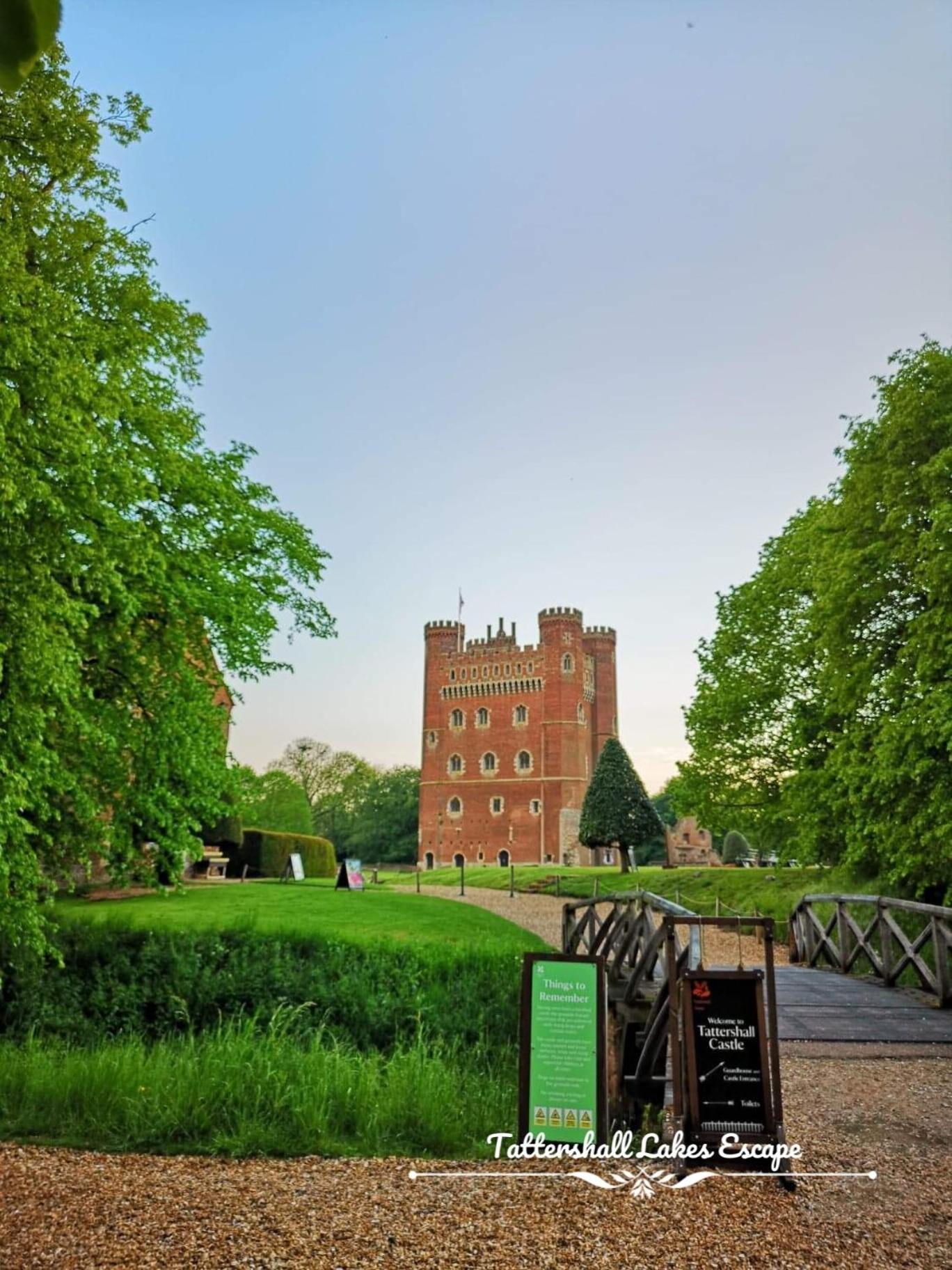 Meridian Tattershall Lakes Escape - Lakeside Lodge Caravan With A Fishing Peg Luxury Hot Tub Exteriér fotografie