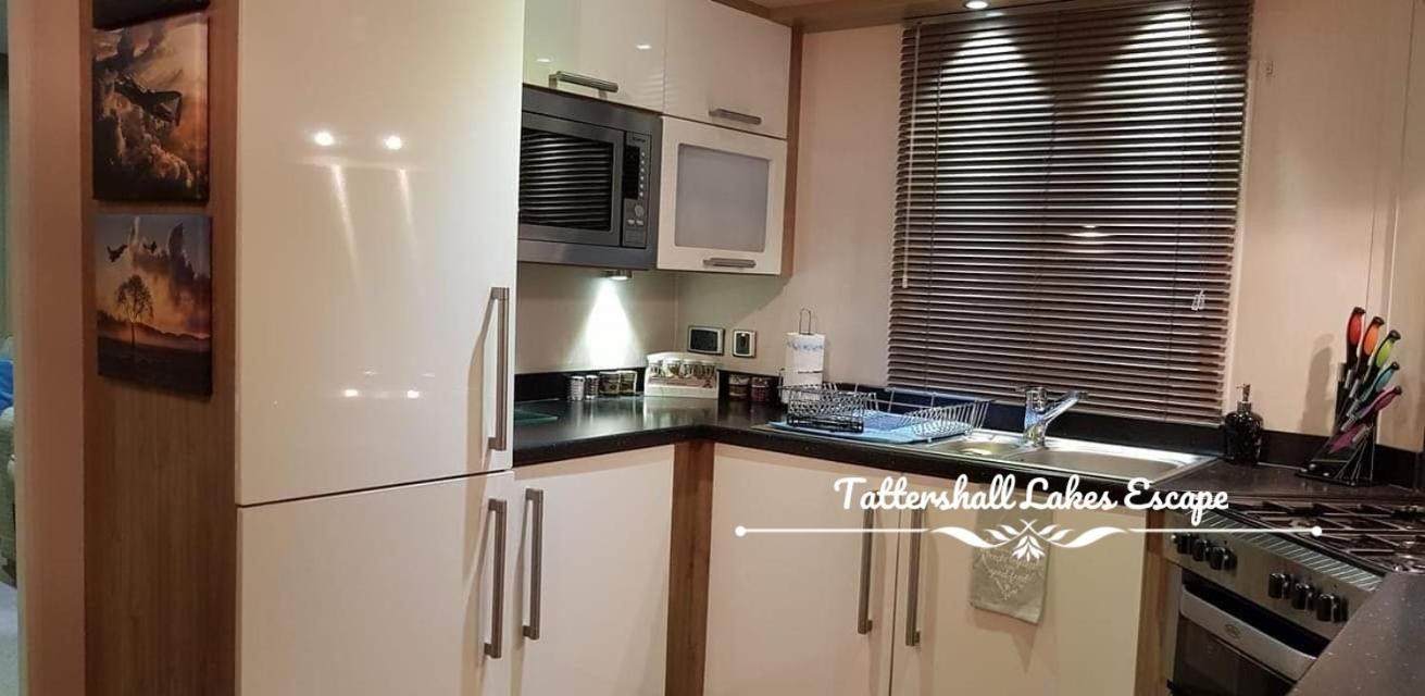 Meridian Tattershall Lakes Escape - Lakeside Lodge Caravan With A Fishing Peg Luxury Hot Tub Exteriér fotografie