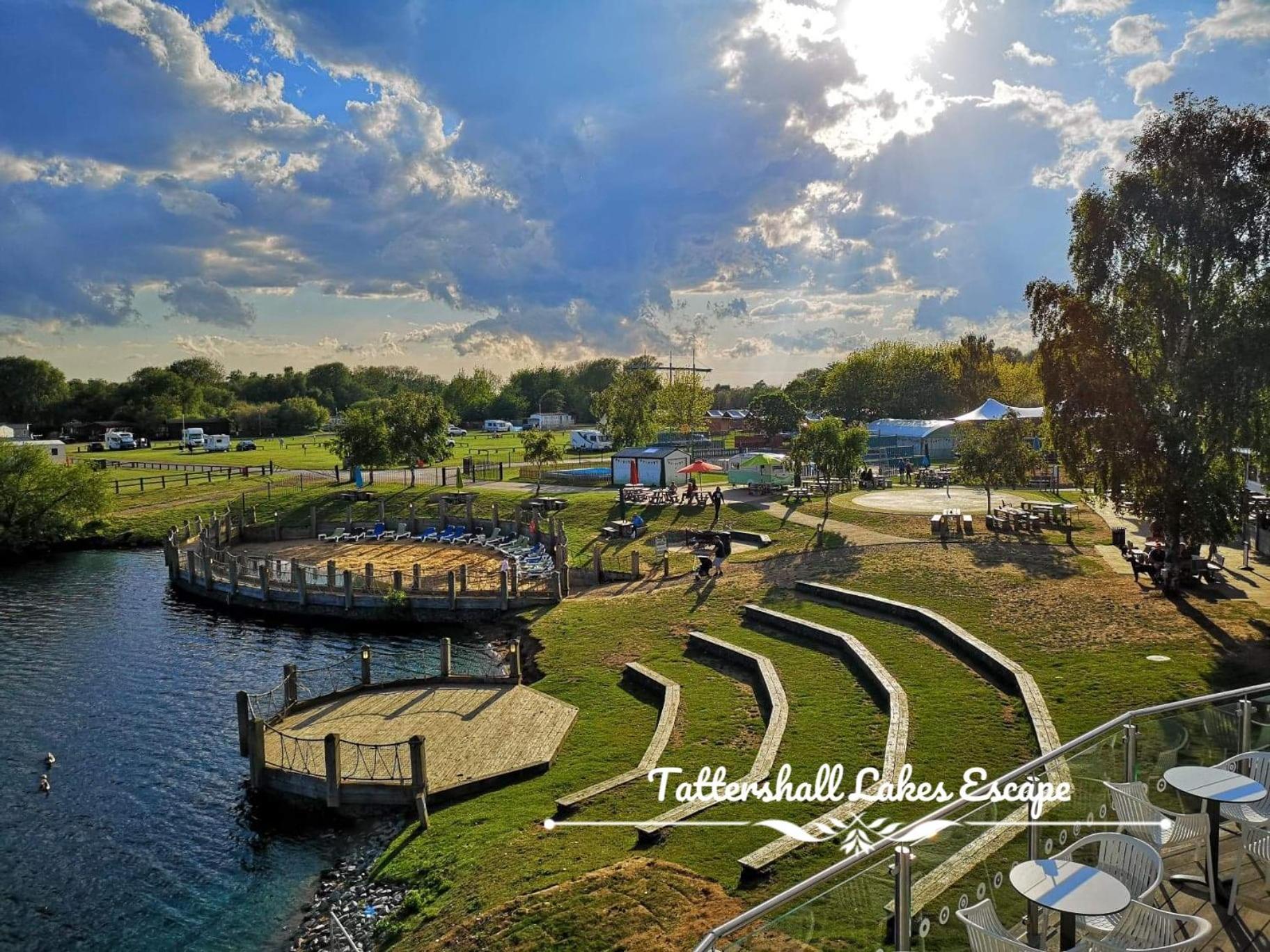 Meridian Tattershall Lakes Escape - Lakeside Lodge Caravan With A Fishing Peg Luxury Hot Tub Exteriér fotografie