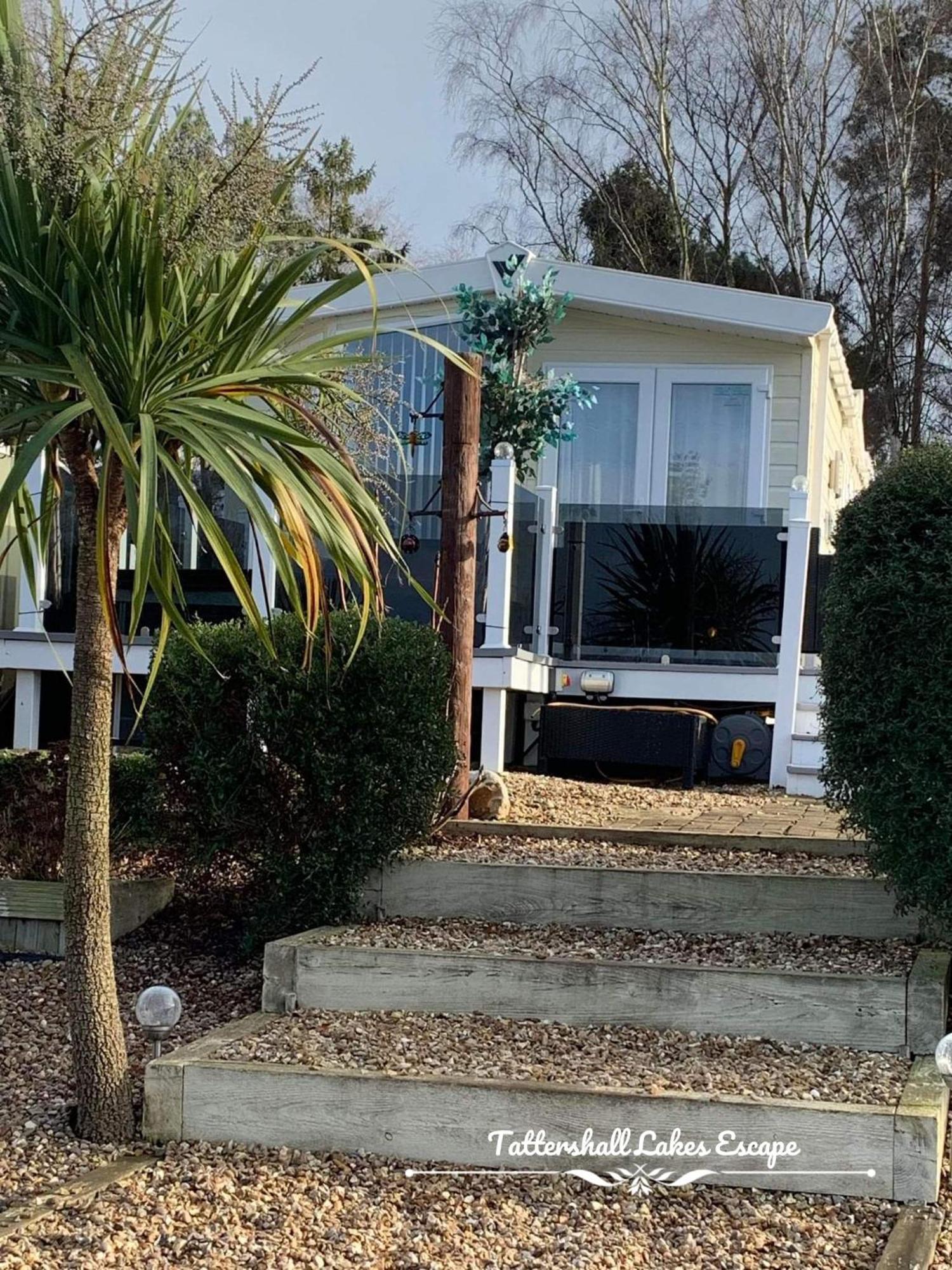 Meridian Tattershall Lakes Escape - Lakeside Lodge Caravan With A Fishing Peg Luxury Hot Tub Exteriér fotografie
